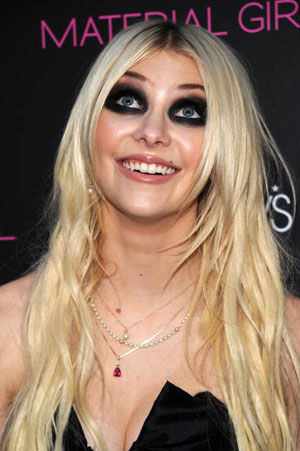 TaylorMomsen03.jpg