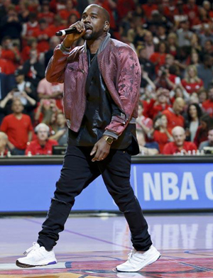 カニエ・ウェスト、ビルボード・ミュージック・アワードで放送禁止用語を連発