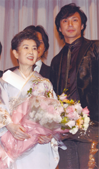 ジャニーズ事務所「うちじゃないから」！　「週刊女性」結婚ネタはどこへ？