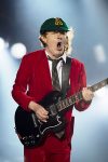 アクセル・ローズをボーカルに迎えたAC／DCのライブ、音楽誌・タブロイドが大絶賛