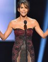 ハル・ベリー、“ノーパン”シースルードレスでお堅い授賞式に登場！　ドレス越しの盛りマンに世界が興奮