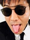 木村拓哉の舌ペロ、浜崎あゆみのアヒル口――自撮りの“表情”から、タレントの深層心理を読む!!