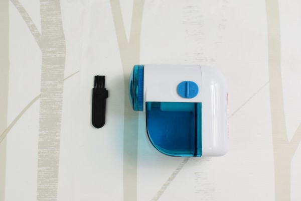 【100均ずぼらシュラン】ダイソー「くるくる毛玉取り」でセーターの毛玉を一網打尽!?の画像2