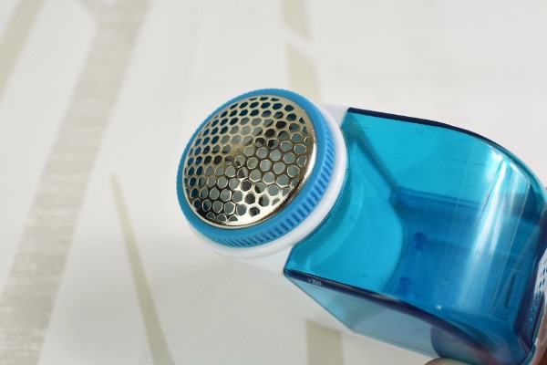 【100均ずぼらシュラン】ダイソー「くるくる毛玉取り」でセーターの毛玉を一網打尽!?の画像4