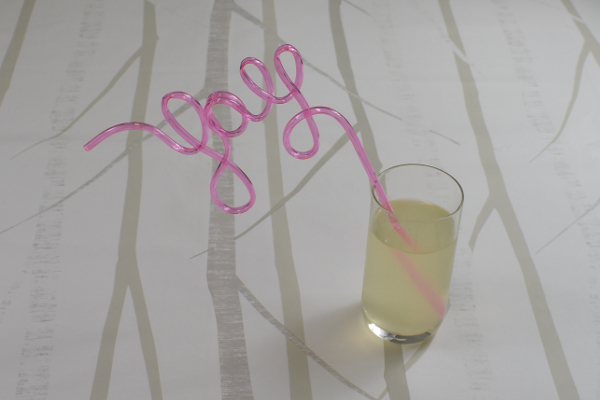 【100均ずぼらシュラン】ダイソー「クレイジーストロー」インスタ映え＆女子会にピッタリでも実用性は？の画像3