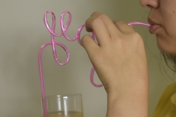【100均ずぼらシュラン】ダイソー「クレイジーストロー」インスタ映え＆女子会にピッタリでも実用性は？の画像4