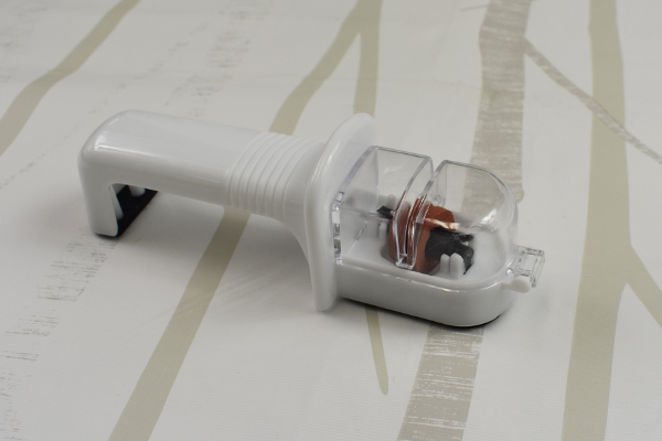 【100均ずぼらシュラン】ダイソー「クイックシャープナー」簡単に包丁が研げるアイテムにハマりそうの画像3