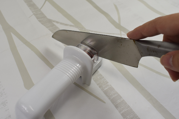 【100均ずぼらシュラン】ダイソー「クイックシャープナー」簡単に包丁が研げるアイテムにハマりそうの画像7