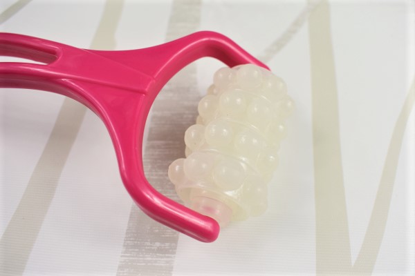 【100均ずぼらシュラン】ダイソー「ソフトローラー」で足のコリを解消!? 程良い刺激がクセになるの画像3