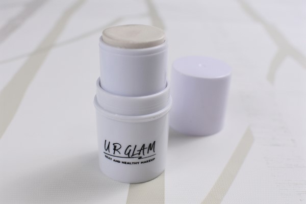 【100均ずぼらシュラン】ダイソー「ハイライタースティック 01」100均コスメで立体的なツヤ肌ゲット!? スティック型が使いやすいの画像3