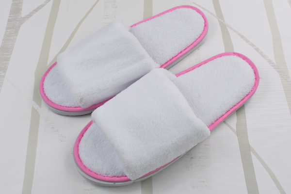 【100均ずぼらシュラン】ダイソー「湯上がりスリッパ」は肌触り抜群で、お風呂上がりが快適に！の画像3