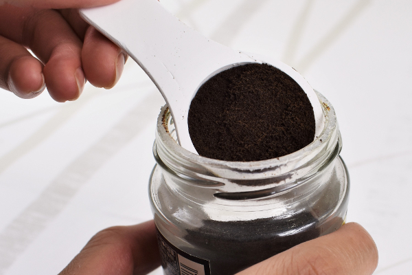 【100均ずぼらシュラン】ダイソー「珪藻土スプーン」吸水性バツグンで湿気をガード！の画像6