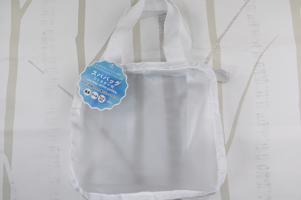 【100均ずぼらシュラン】セリア「スパバッグ ファスナー付」スケルトンな見た目がオシャレで銭湯女子必見！の画像2