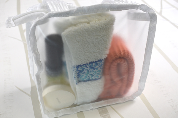 【100均ずぼらシュラン】セリア「スパバッグ ファスナー付」スケルトンな見た目がオシャレで銭湯女子必見！の画像5