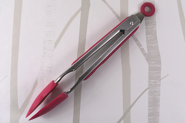 【100均ずぼらシュラン】ダイソー「シリコントング」すべりにくいから脂っこい料理におすすめ！の画像6