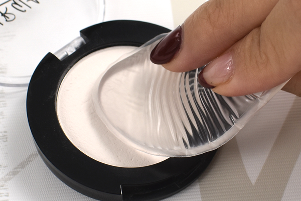 【100均ずぼらシュラン】ダイソー「ジェルパフ（リキッド／パウダー兼用）」なら洗浄楽々で清潔！の画像5