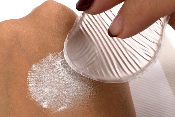 【100均ずぼらシュラン】ダイソー「ジェルパフ（リキッド／パウダー兼用）」なら洗浄楽々で清潔！の画像6