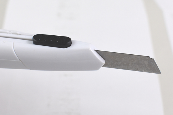 【100均ずぼらシュラン】ダイソー「カッター＆ホッチキス針とり」はオフィスの必需品？の画像4