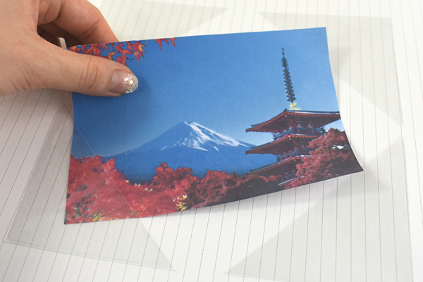 【100均ずぼらシュラン】ダイソー「貼れるコーナーポケット」でノートが思い出を保管するアルバムに！の画像5