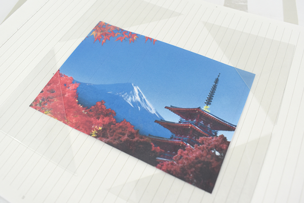 【100均ずぼらシュラン】ダイソー「貼れるコーナーポケット」でノートが思い出を保管するアルバムに！の画像6