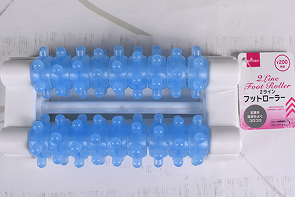 【100均ずぼらシュラン】ダイソー「2ライン フットローラー」ながらマッサージで、イタ気持ちいいがクセに!?の画像2