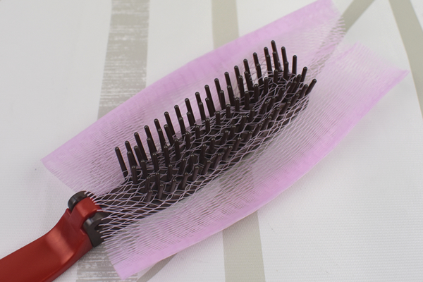 【100均ずぼらシュラン】ダイソー「髪の毛・ホコリがまとめてとれる！ ブラシケアネット」掃除が簡単でコスパ最高！の画像5