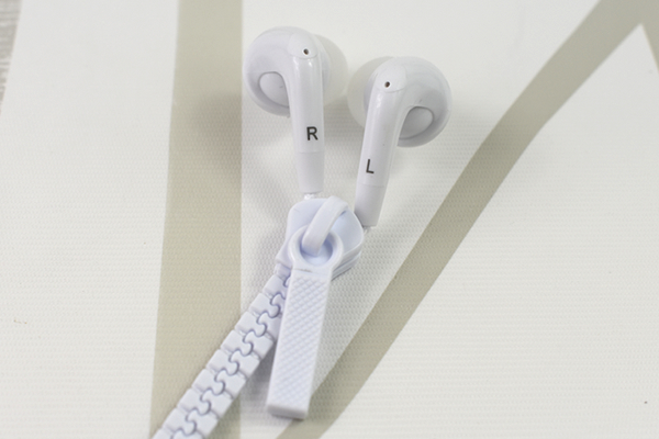 【100均ずぼらシュラン】ダイソー「ステレオイヤホン（ジッパータイプ）」の使い心地やいかに……？の画像7