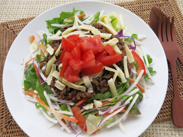 調味料のプロが伝授、「スイートチリソース」を使い切る簡単レシピ！【カット野菜、豚ひき肉で完成】の画像2