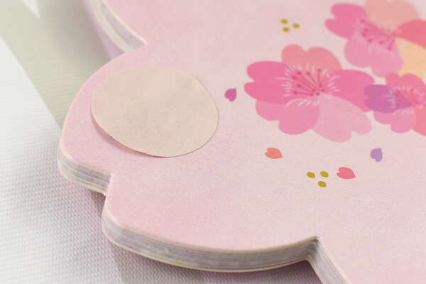 【100均ずぼらシュラン】ダイソー「色紙 カード 桜柄」桜の花びらで言葉を伝えられて卒業シーズンにピッタリ！の画像9