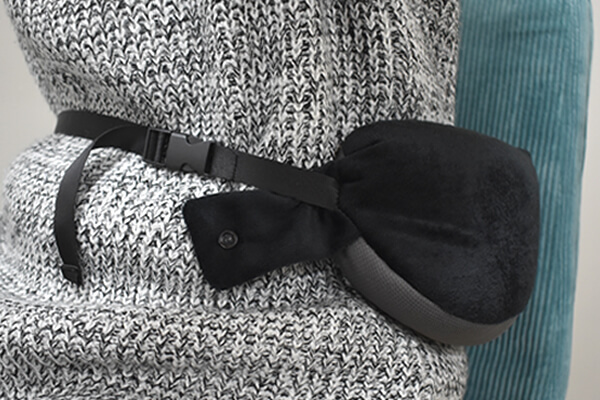 【100均ずぼらシュラン】ダイソー「ネックピロー 2WAY・ビーズタイプ」は長時間でも着けてることを忘れるレベルの画像8