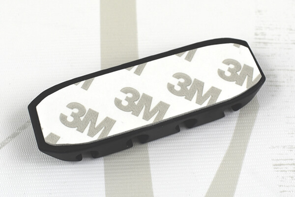 【100均ずぼらシュラン】ダイソー「ケーブルクリップ（4本固定型）」にコードだらけのデスク周りはお任せ！の画像4