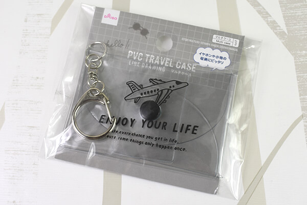 【100均ずぼらシュラン】ダイソー「マルチケース（PMU ファントリップ ラインドローイング）」カバンに入れた小物が一目瞭然の画像2