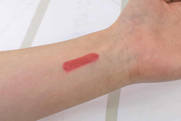 【100均ずぼらシュラン】ダイソーの人気コスメ「BKTグロス（チップ） レッド」でぷっくり唇にかわいく変身の画像5