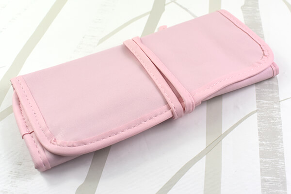 【100均ずぼらシュラン】ダイソー「ブラシ収納ケース」でメイクブラシを楽々管理の画像1