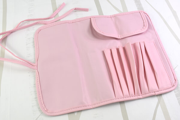 【100均ずぼらシュラン】ダイソー「ブラシ収納ケース」でメイクブラシを楽々管理の画像4