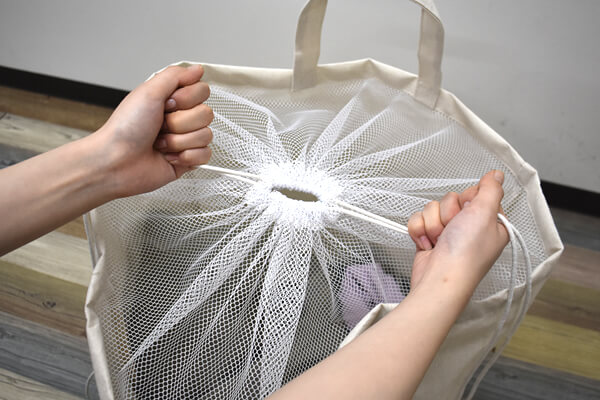 【100均ずぼらシュラン】ダイソー「スクエアランドリーバスケット」急な来客にも慌てない、洗濯物のおしゃれな収納の画像6