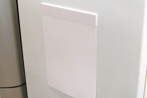 【100均ずぼらシュラン】セリアの「A4 ぴったりマグネットバー」なら冷蔵庫を強く閉めても大丈夫！の画像5