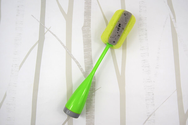 【100均ずぼらシュラン】セリア「ゆらゆらSWINGボトル洗いスポンジ」利便性とかわいさで洗い物が楽しくなる？の画像1