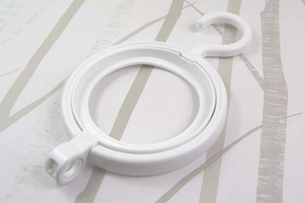 【100均ずぼらシュラン】セリア「帽子ハンガー」で片づけ下手でもかけるだけで見栄え抜群の収納を実現！の画像1