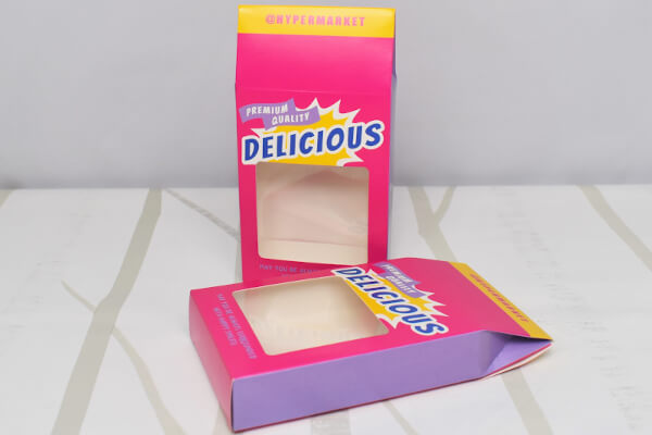 【100均ずぼらシュラン】 ダイソー「ギフトBOX」なら、目を引くカラーでプレゼントがアメリカのお菓子風に!?の画像1