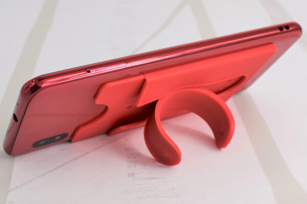 【100均ずぼらシュラン】ダイソー「カードスタンドケース」ならスマホアクセの機能をコンプリート!の画像6