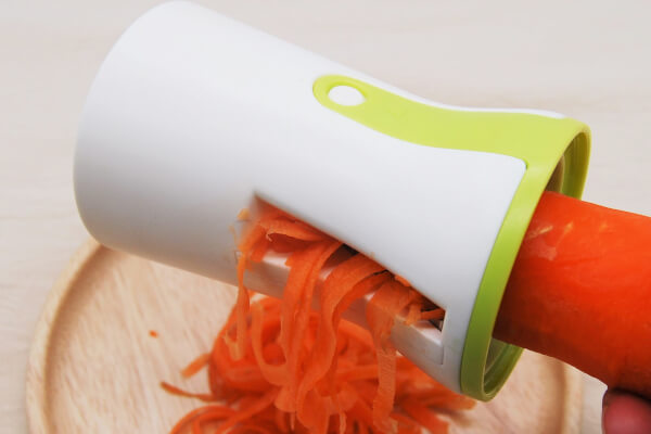 【100均ずぼらシュラン】ダイソー「3WAYスパイラルカッター」料理下手でも回すだけで美しく野菜をカットしてSNS映え!?の画像7
