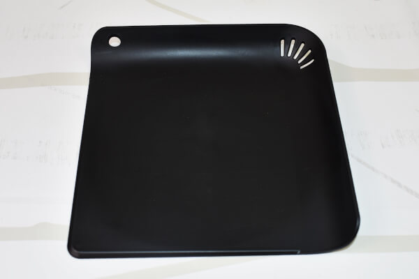 【100均ずぼらシュラン】「ちょこっと まな板」狭いキッチンでも使えて面倒な水洗いも瞬殺!?の画像3