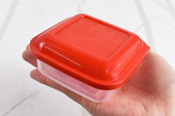 【100均ずぼらシュラン】ダイソー「おかずパック110mL×4個（ミッキー）」は2カラーで使い分け、お弁当も充実！の画像6