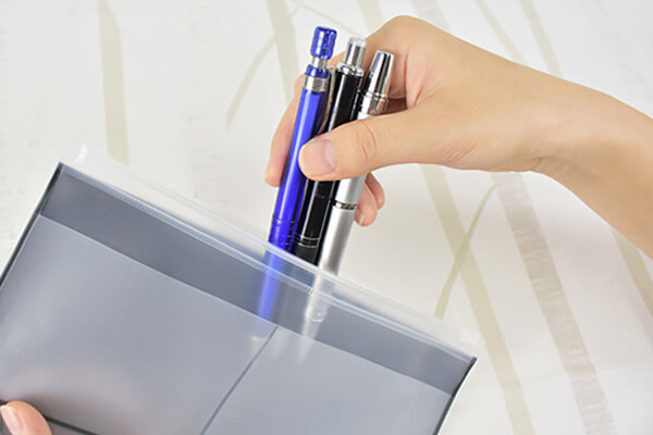 【100均ずぼらシュラン】セリア「6リング用 EVAジッパーリフィル」散らばる小物を1冊に収納!? の画像6