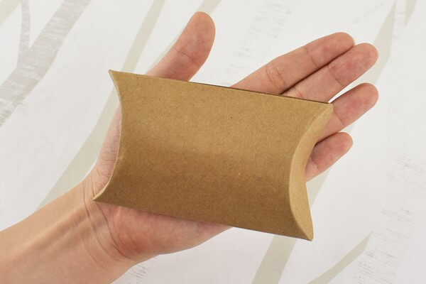 【100均ずぼらシュラン】セリア「ピローボックス クラフト」手作り感たっぷりでハンドメイドの贈り物にぴったり!?の画像6