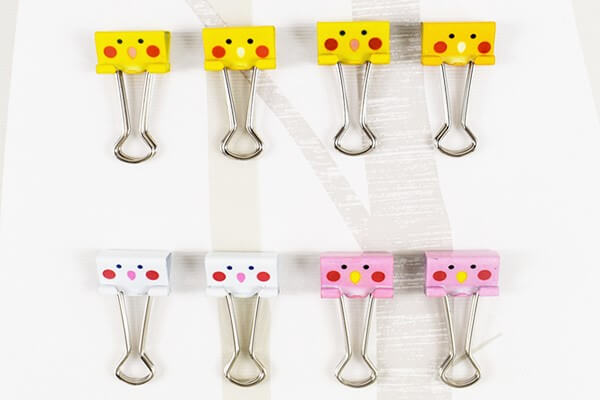 【100均ずぼらシュラン】セリア「カラーダブルクリップ 8P オカメインコ」書類整理に色違いのオカメインコが大活躍！の画像3