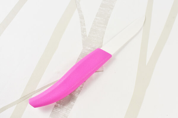 【100均ずぼらシュラン】セリア「切れ味抜群！ 錆びない！ 軽い！ セラミックペティナイフ」小さなフルーツもらくらくカットできてお手入れしやすい！の画像1