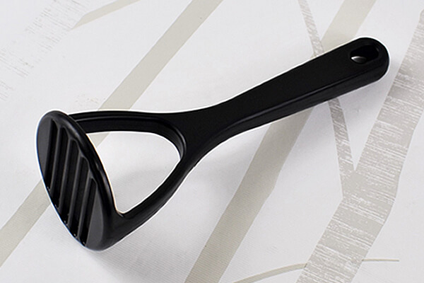 【100均ずぼらシュラン】セリア「ナイロンミニマッシャー」握りやすくマッシュポテトが素早く作れる！の画像1