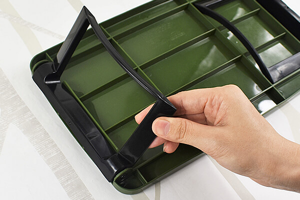 【100均ずぼらシュラン】セリア「ミニテーブル モンターニュ カーキ」があれば、おうちでキャンプ気分!?の画像4